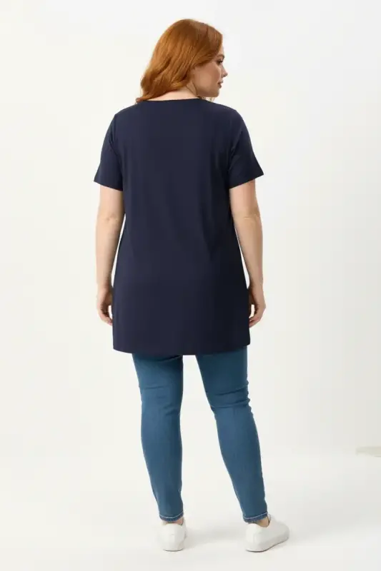 Büyük Beden Taş Detaylı Kısa Kollu Lacivert T-shirt - 4