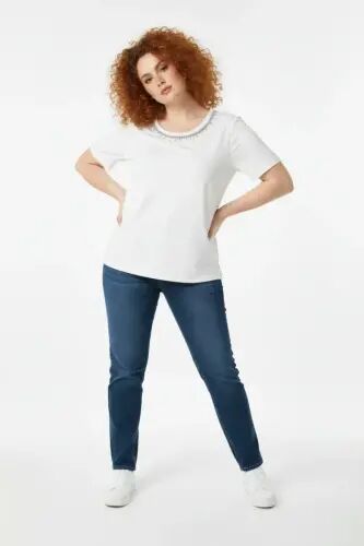 Büyük Beden Yakası Kristal Taş İşlemeli T-shirt - Büyükbedeniz (1)