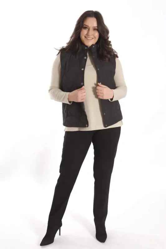 Büyük Çıt Çıt Düğmeli Kapitone Siyah Yelek - 2