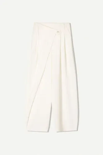 Buyurtma asosida tikilgan shim - BERSHKA (1)