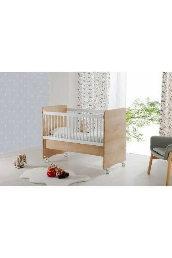 Bw1066 - Amaliy bosqichli ona yonida g'ildirakli chaqaloq beshigi yog'och 60x120 - 3