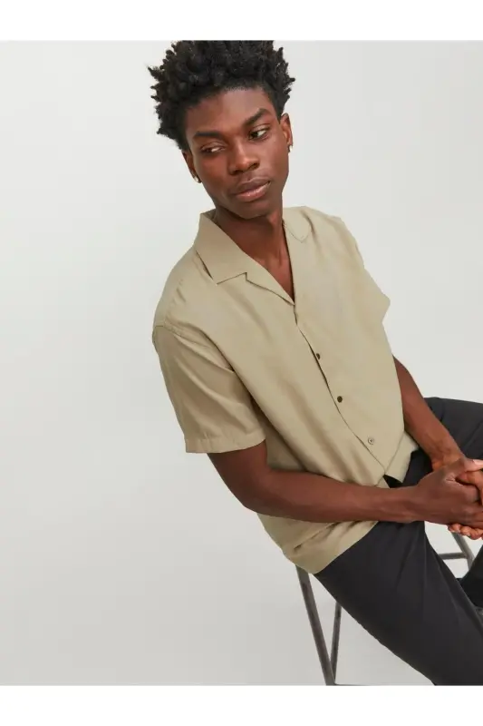 Caaron brand, short-sleeved, casual fit shirt for men. - 6