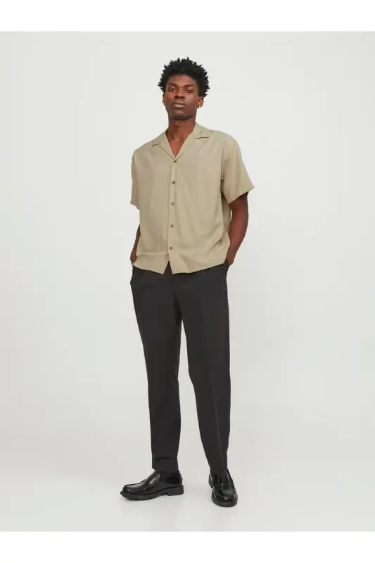 Jack&Jones Oversize Kısa Kol Erkek Gömlek - Minimalist & Rahat - 1