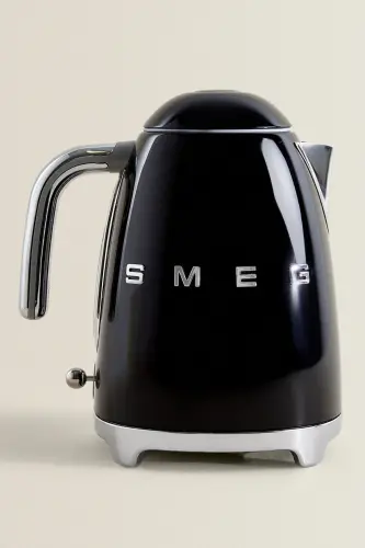 Чайник- Linea 50's Retro стиль- Черный Klf03rdeu - SMEG (1)