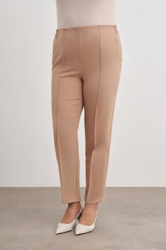 Camel Carrot Pants - 4
