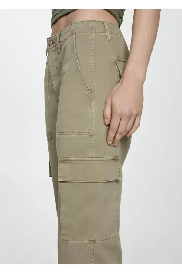 Cargo jeans with pockets - 8