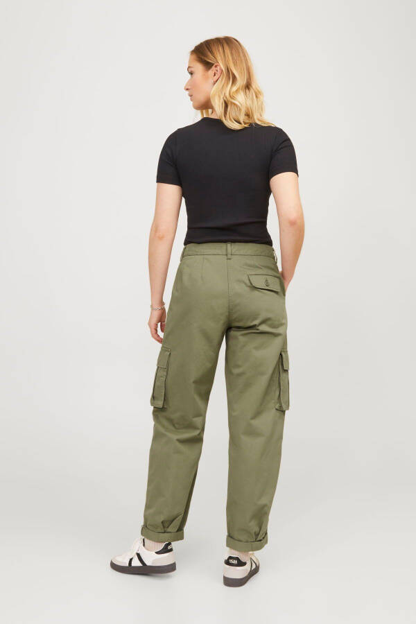 Cargo pants with functional pockets - Maddy - 6