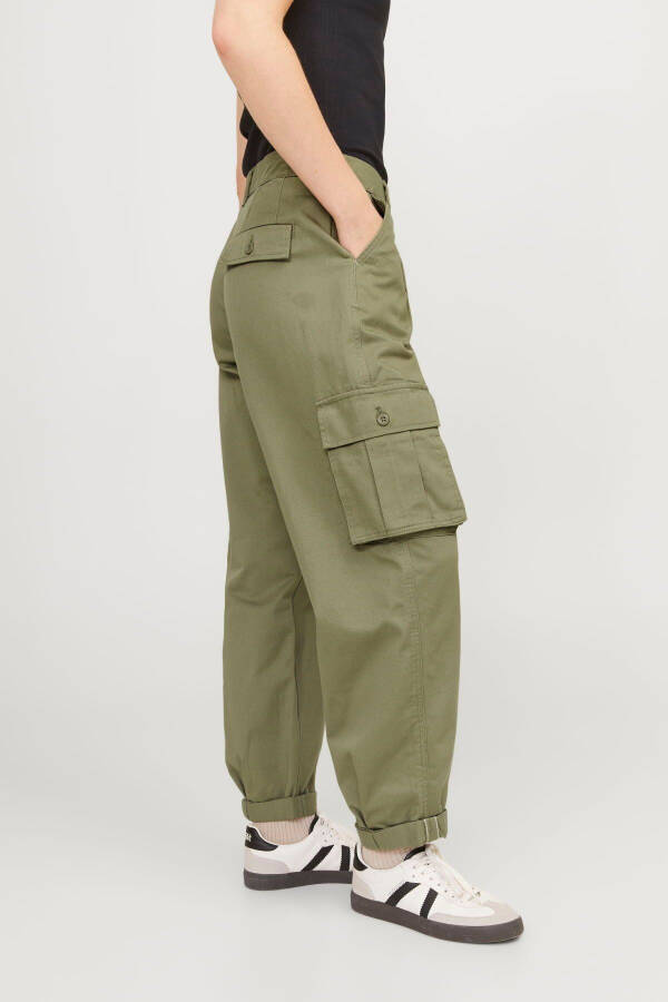 Cargo pants with functional pockets - Maddy - 8