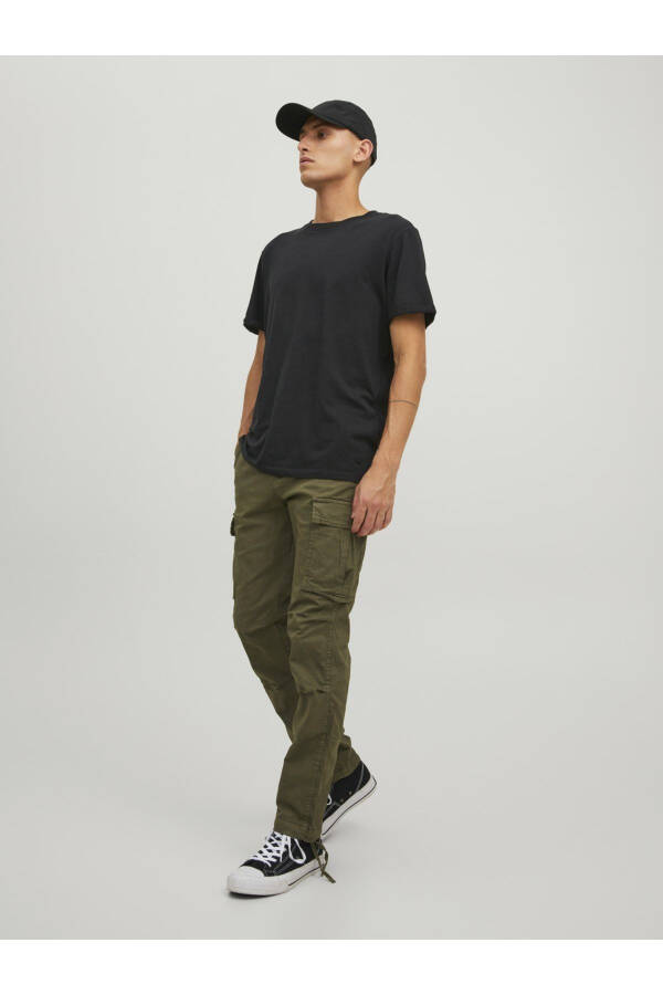 Cargo pants with side pockets - 2