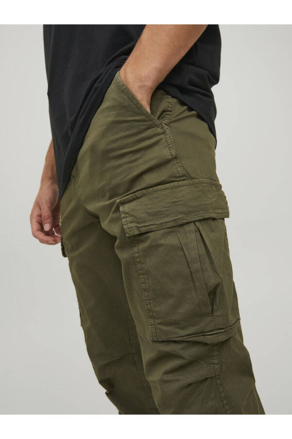 Cargo pants with side pockets - 7