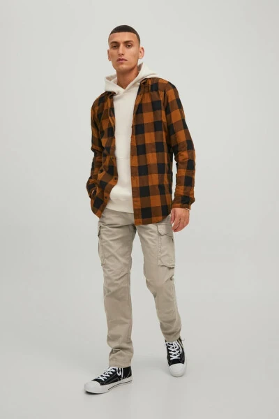 Cargo pants with side pockets - 3