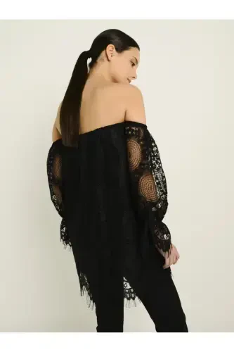 Carmen Yoqasidagi Qora Bluzka Dantel Qisma bilan 27792 - SERPIL (1)