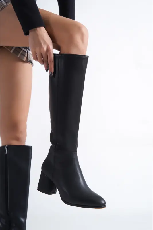 Cathrine Oval Burunlu Yandan Fermuarlı Topuklu Kadın Çizme - Siyah - CAPONE OUTFITTERS