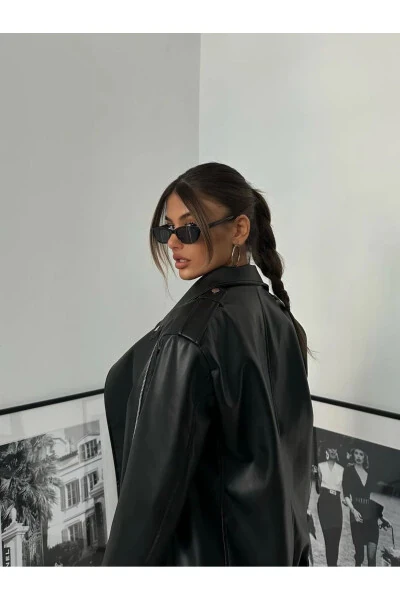 Черная кожаная куртка оверсайз - 4