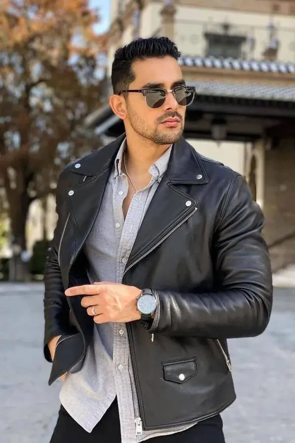 Черная кожаная куртка с деталями оверсайз из новой коллекции - 2