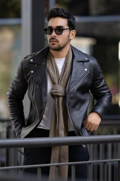 Черная кожаная куртка с деталями оверсайз из новой коллекции - 3