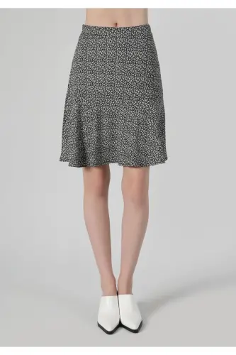 Черная плиссированная женская юбка, стандартного кроя. - 5