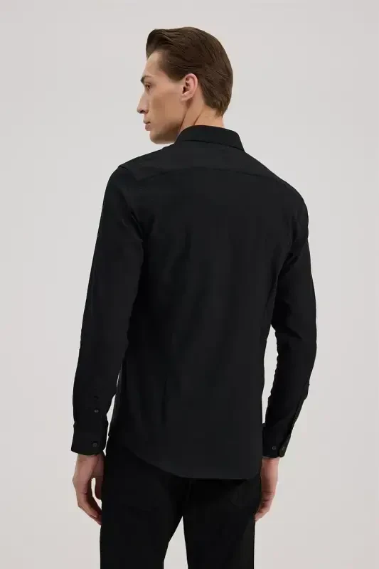 Черная рубашка Comfort Fit с классическим воротником и самотканым узором - 4