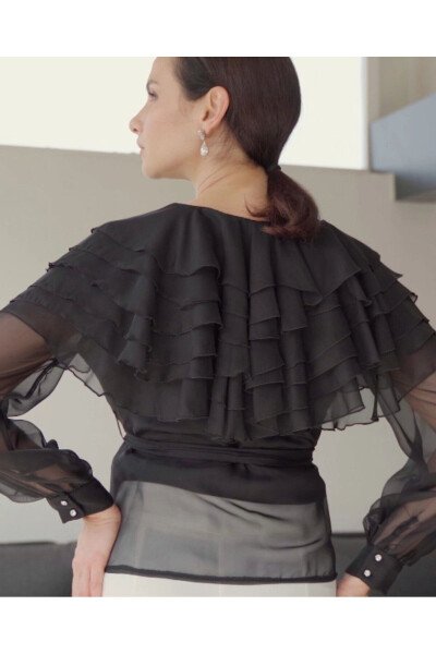 Чёрная рубашка с V-образным вырезом, многослойными плечами 39339 - SERPIL (1)