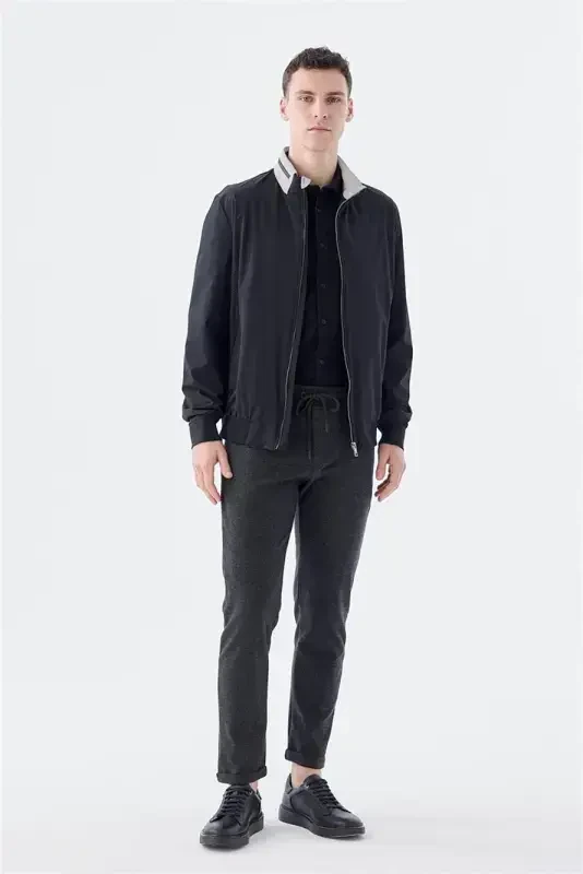 Чёрная удобная спортивная толстовка с капюшоном на любой сезон - 2