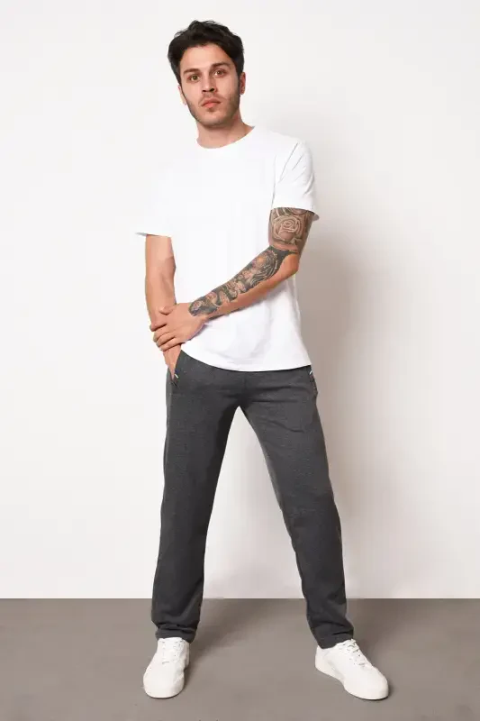 Черно-антрацитовый мужской спортивный костюм из 2 предметов с молнией, карманами, вышивкой, прямыми штанинами и удобной посадкой – черный - 4