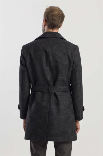 Чёрное облегающее пальто из шерсти в клетку с воротником-стойкой - 4