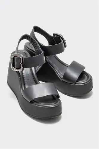Черные кожаные женские сандалии на танкетке - Черный - ELLE SHOES (1)