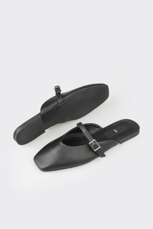 Чёрные кожаные женские спортивные шлёпанцы - 3