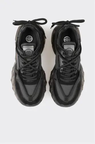 Черные женские кроссовки - 4