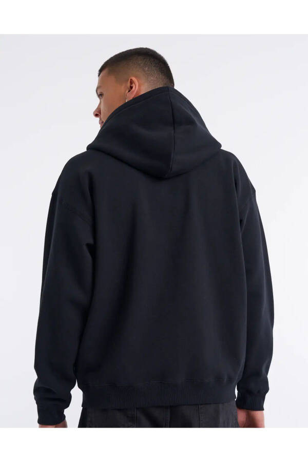 Черный свитшот оверсайз унисекс с капюшоном на молнии с принтом черепа скелета для женщин - 3