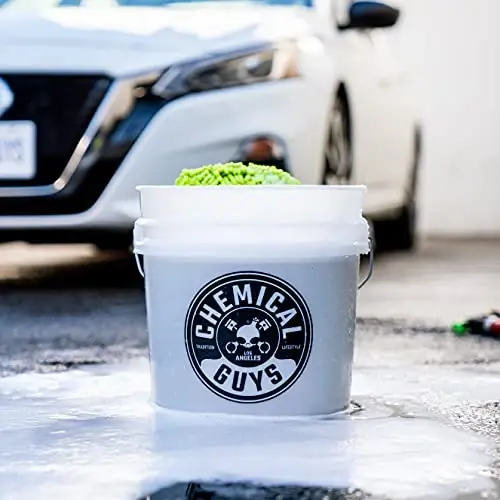 Chemical Guys logotipi tushirilgan og‘ir yuk ko‘taruvchi detallash paqiri - 4,5 gallonli yarim shaffof avtomobil yuvish paqiri avtomobil sovuni, qo‘lqoplar, qum to‘siqlari va aksessuarlar uchun, avtomobillar, yuk mashinalari va SUVlar uchun mustahkam konstruksiya - 6