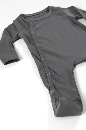 Chester 7 qismli unisex organik paxta chaqaloq kasalxona chiqish to'plami va yangi tug'ilgan chaqaloq uchun sovg'a to'plami - antrasit - TINYLAMB (1)