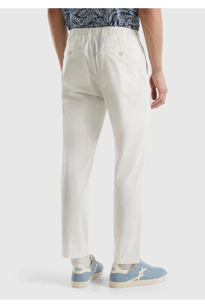 Chino pants with belt loops, 4 pockets, cotton and linen blend. - UNITED COLORS OF BENETTON (1)