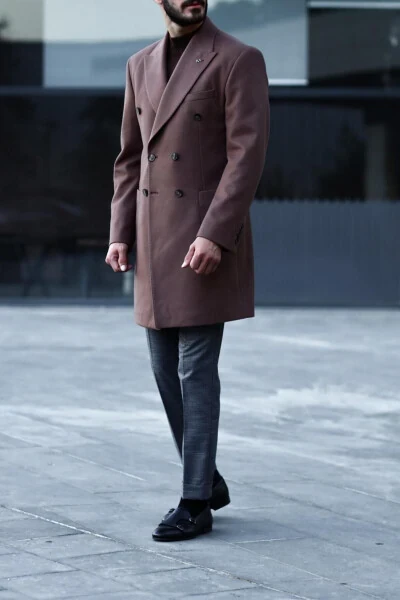 Chiroyli ikki tomonlama yoqasi erkak paltosi, jun va poliester aralashmasi. - KADIR BÜYÜKKAYA