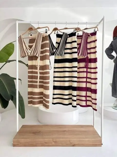 Chiziqli bikini usti va etek triko to'plami 10110 - 9