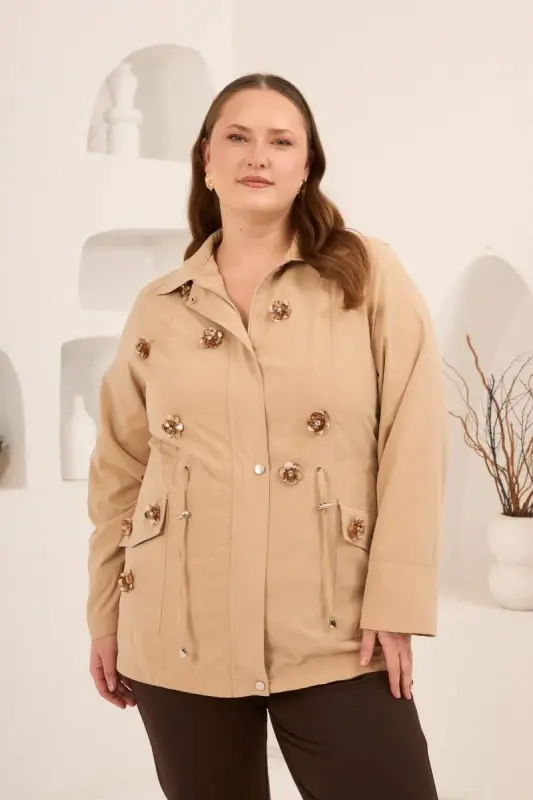 Çiçek Aplikeli Kadın Büyük Beden Trençkot Krem - 1