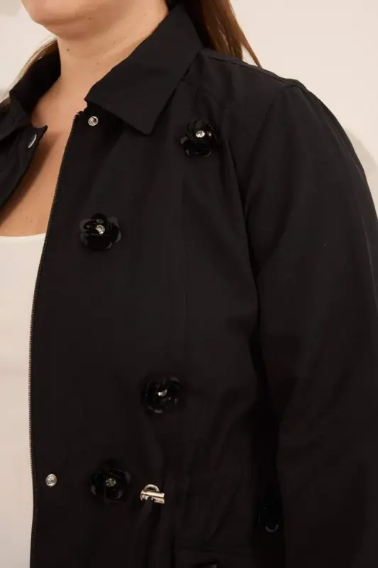 Çiçek Aplikeli Kadın Büyük Beden Trençkot Siyah - 2