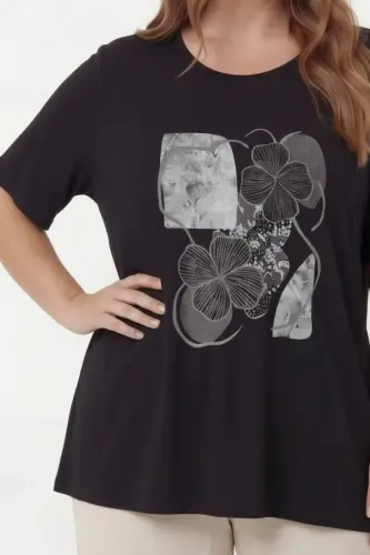 Çiçek Baskılı Kadın Büyük Beden Tişört Siyah - BÜYÜKBEDENIZ (1)