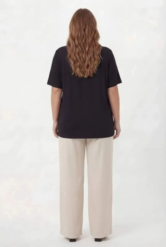 Çiçek Baskılı Kadın Büyük Beden Tişört Siyah - 5