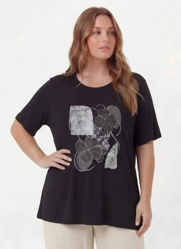 Çiçek Baskılı Kadın Büyük Beden Tişört Siyah - BÜYÜKBEDENIZ