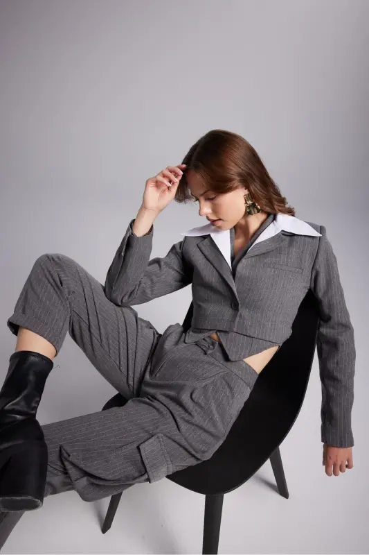 Çıkarılabilir Gömlek Yakası Detaylı Çizgili Crop Kira Blazer Ceket Gri-Gri - 5