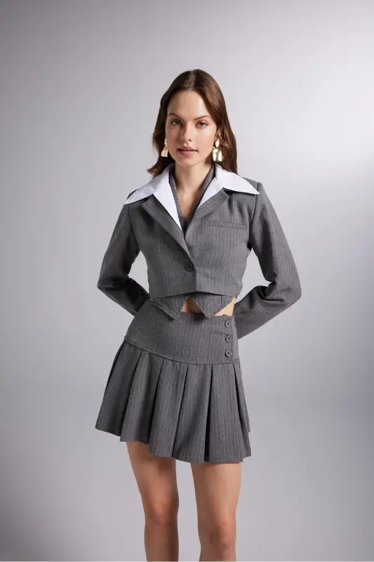 Çıkarılabilir Gömlek Yakası Detaylı Çizgili Crop Kira Blazer Ceket Gri - Gri - 4