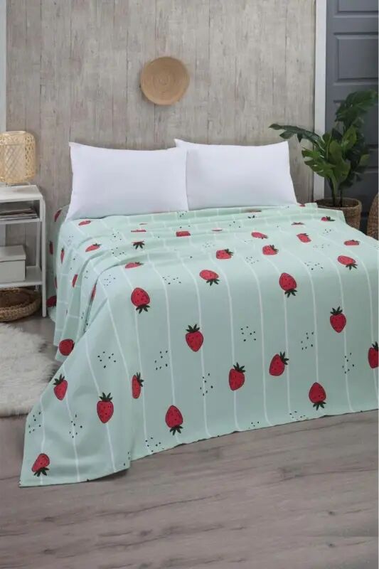 Çilek Desenli Çift Kişilik Pike Yatak Örtüsü 200 x 230 - yeşil - Mulberry