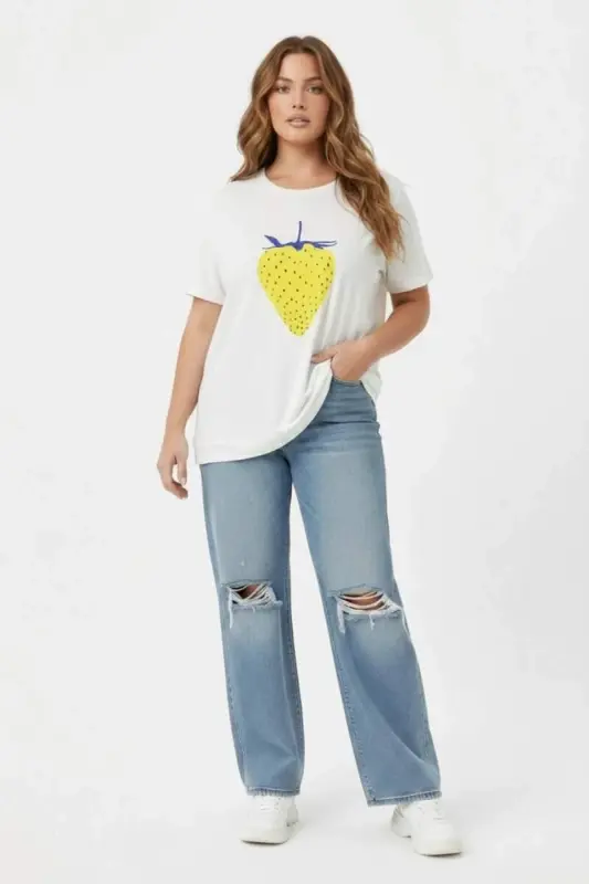 Çilek Desenli Taş İşlemeli Büyük Beden Tişört Ekru - 2