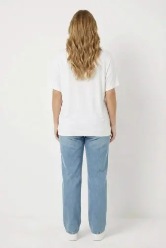 Çilek Desenli Taş İşlemeli Büyük Beden Tişört Ekru - 5