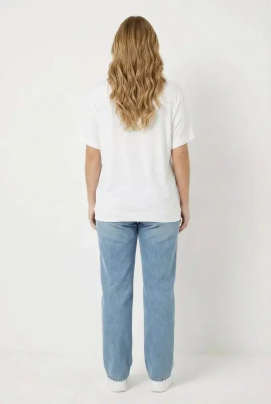 Çilek Desenli Taş İşlemeli Büyük Beden Tişört Ekru - 5