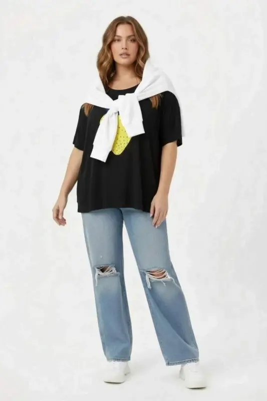 Çilek Desenli Taş İşlemeli Büyük Beden Tişört Siyah - 3