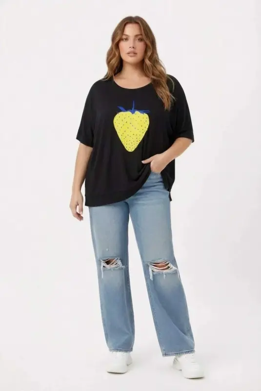 Çilek Desenli Taş İşlemeli Büyük Beden Tişört Siyah - 4