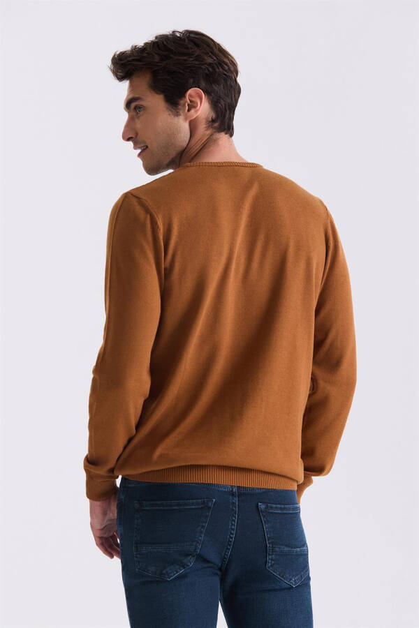 Cinnamon Slim Fit Crew Neck Patterned Knit Sweater - 8