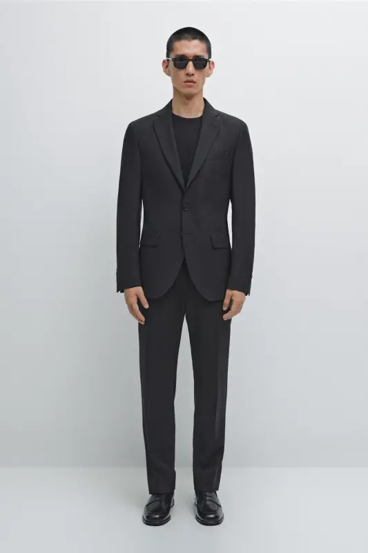 Classic, 100% wool blazer. - MASSIMO DUTTI